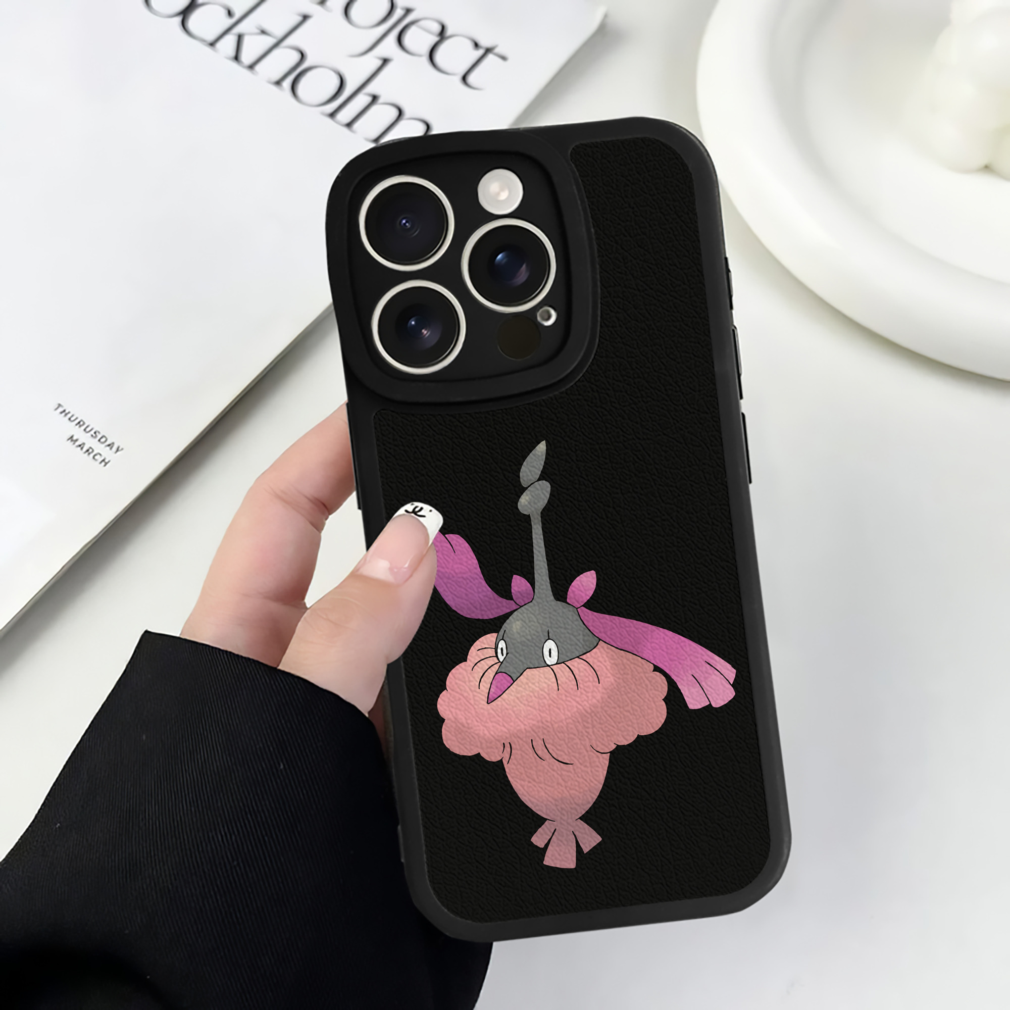 （画像用） ポケットモンスター Pokémon 【iPhone 16シリーズ対応】シリコンスマホケース（レザー調） 材質：シリコン